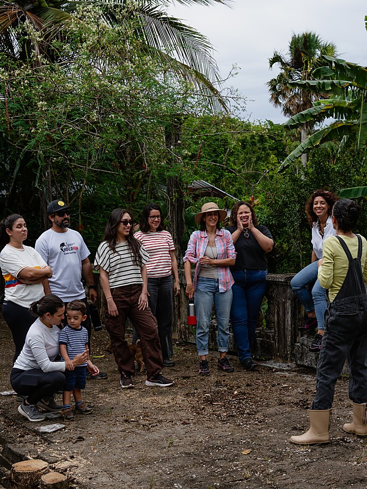 Visitas y comunidad en la finca · Finca Tierra Negra