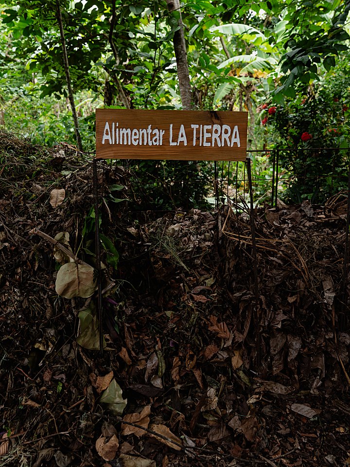 Compostaje: alimentar la tierra · Finca Tierra Negra